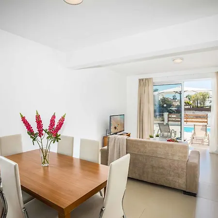 Vilă White Moonflower