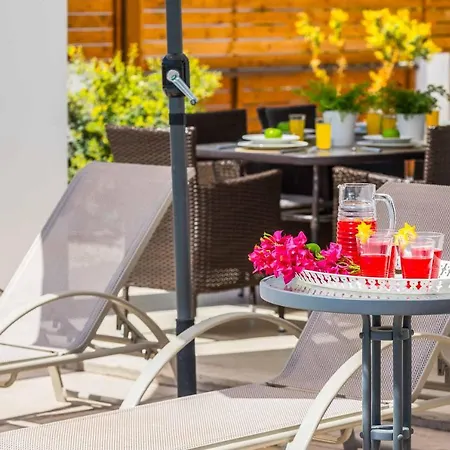 White Moonflower * Peyia