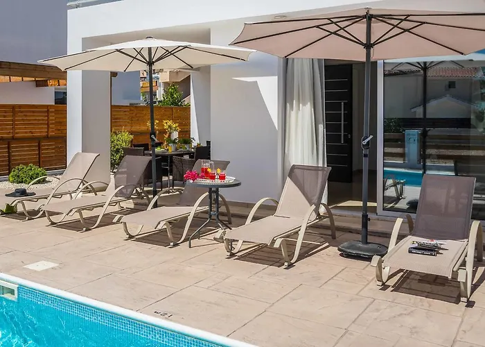 Villa White Moonflower