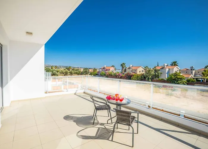 White Moonflower Villa Pégeia