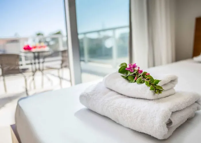 White Moonflower Villa *